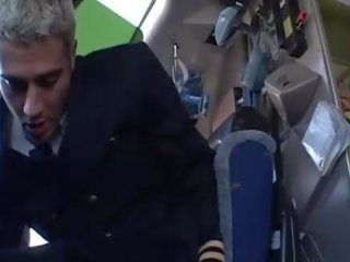 Трудно секс с много горещ stewardesses